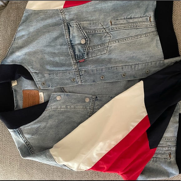 Levi’s Hybrid Denim Jacket - Picture 2 of 7